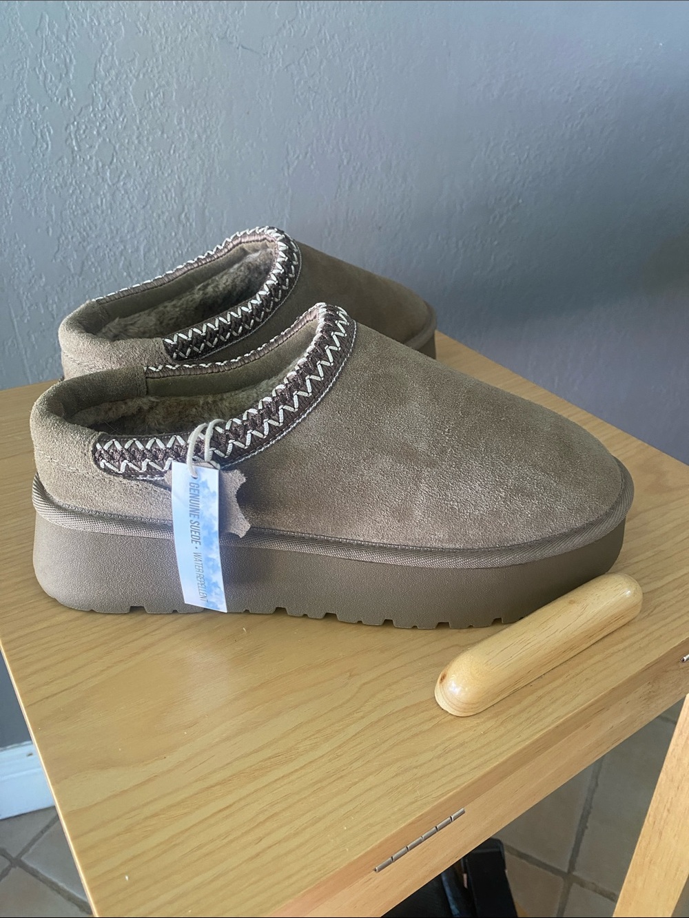 Kabuki Cozy Platform Suede shearling slippers NWT 9